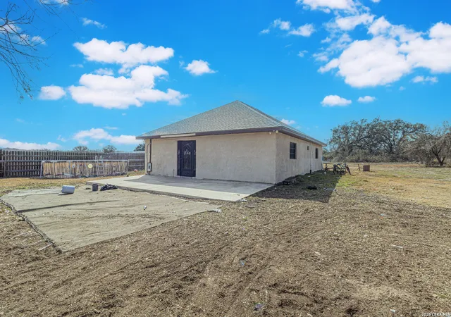 Photo 3 of Single family home for sale at 21174 Us Hwy 281 #2, San Antonio, TX 78264 | MLS# 1936183 | Listing updated on 2026-04-17