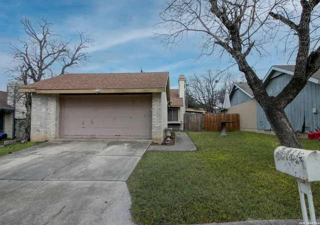 Photo 2 of Sale Pending at 16618 Crested Butte St, San Antonio, TX 78247 | MLS# 1936233 | Listing updated on 2026-02-09