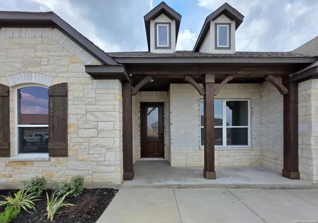 Photo 4 of Sale Pending at 10139 Dew Ridge Way, Schertz, TX 78154 | MLS# 1936290 | Listing updated on 2026-04-20