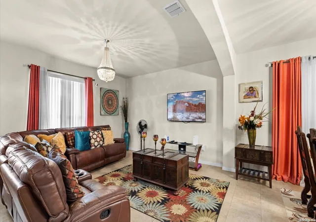 Photo 4 of Single family home for sale at 5806 Tranquil Dawn, San Antonio, TX 78218 | MLS# 1936359 | Listing updated on 2026-01-23