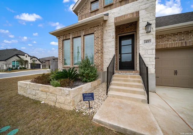 Photo 3 of Single family home for sale at 24013 Sidehill Lie, San Antonio, TX 78261 | MLS# 1936407 | Listing updated on 2026-08-24