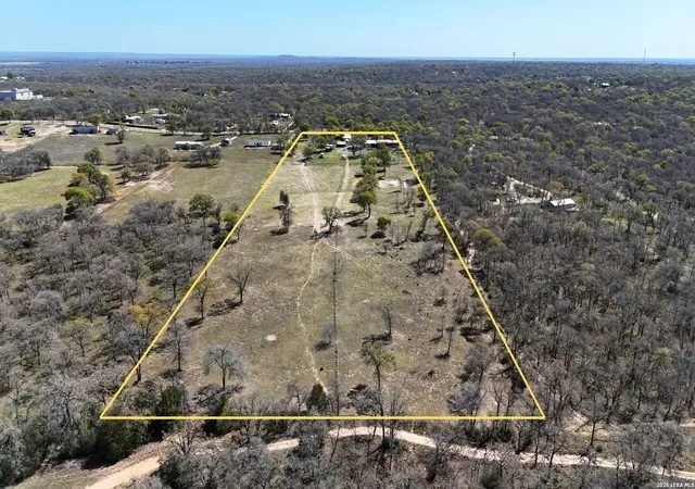 43rd image of 470 Lyon, Seguin, TX 78155 | MLS# 1936533