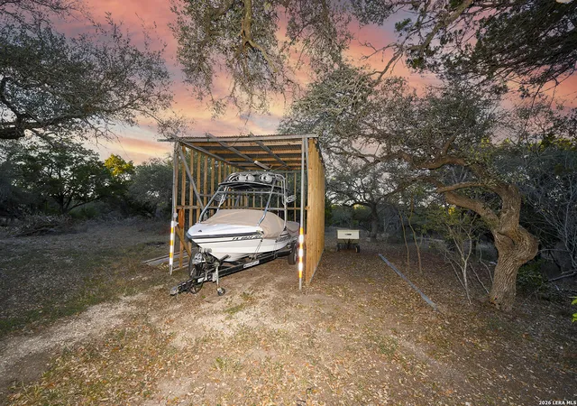Photo 4 of Sale Pending at 315 White Oak, Canyon Lake, TX 78133 | MLS# 1936542 | Listing updated on 2026-05-05
