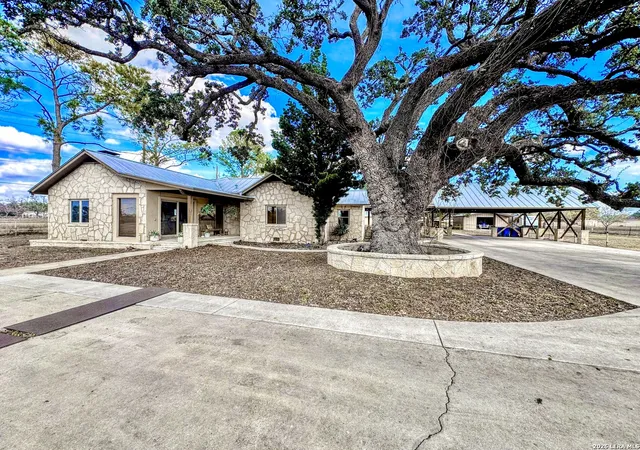 4th image of 2828 2Nd St, Pleasanton, TX 78064 | MLS# 1936543