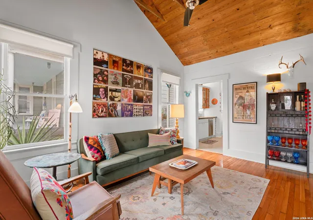 Photo 3 of Sale Pending at 606 E Guenther, San Antonio, TX 78210 | MLS# 1936547 | Listing updated on 2026-03-04
