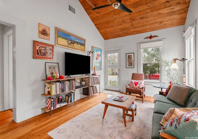 Photo 4 of Sale Pending at 606 E Guenther, San Antonio, TX 78210 | MLS# 1936547 | Listing updated on 2026-03-04