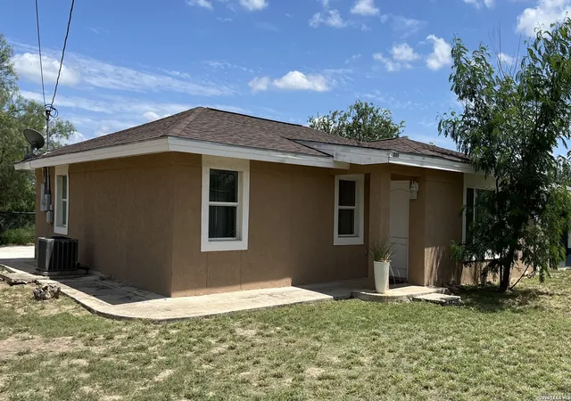 1st image of 1305 N 1st, Carrizo Springs, TX 78834 | MLS# 1936551