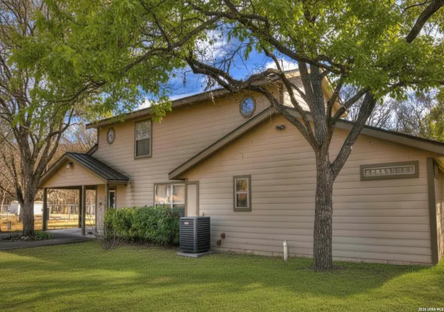 Photo 1 of Single family home for sale at 6496 N Us Hwy 83, Leakey, TX 78873 | MLS# 1936606 | Listing updated on 2026-08-15
