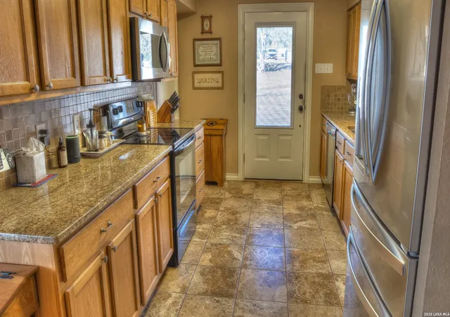 Photo 4 of Single family home for sale at 6496 N Us Hwy 83, Leakey, TX 78873 | MLS# 1936606 | Listing updated on 2026-08-15