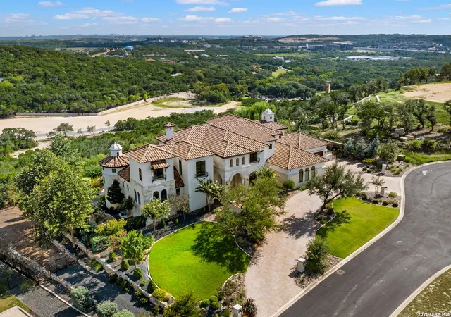 Photo 2 of Mansion for sale at 23 Grand Terrace, San Antonio, TX 78257 | MLS# 1936637 | Listing updated on 2026-02-06