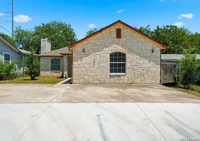 Photo 1 of Sale Pending at 370 N San Gabriel Ave, San Antonio, TX 78237 | MLS# 1936643 | Listing updated on 2026-09-03