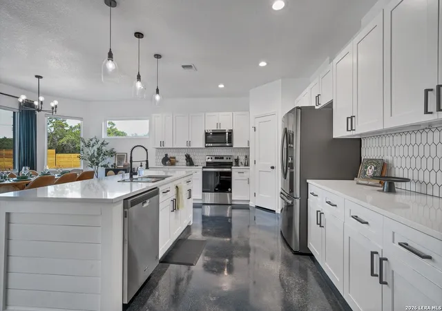 Photo 4 of Single family home for sale at 110 Janine, Canyon Lake, TX 78133 | MLS# 1936789 | Listing updated on 2026-08-30