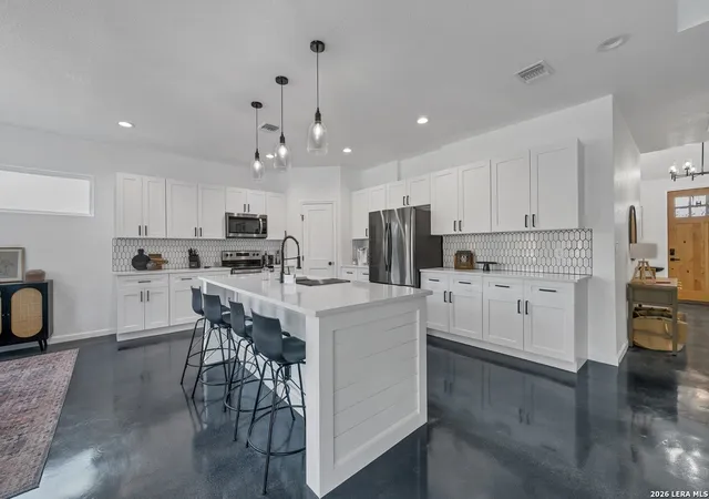 Photo 1 of Single family home for sale at 110 Janine, Canyon Lake, TX 78133 | MLS# 1936789 | Listing updated on 2026-08-30