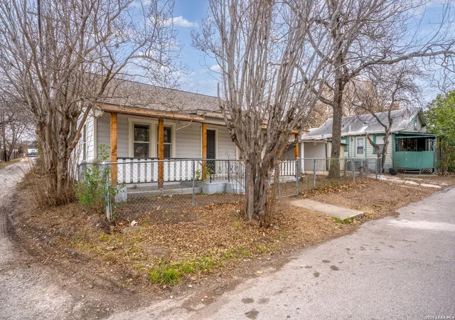 Homes for sale in San Antonio, TX | 1508 Grant, San Antonio, TX 78201 | MLS# 1936802