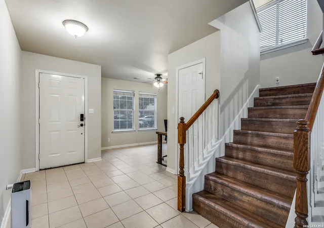 Photo 3 of Sale Pending at 8903 Oakwood Ct, San Antonio, TX 78240 | MLS# 1936804 | Listing updated on 2026-04-15