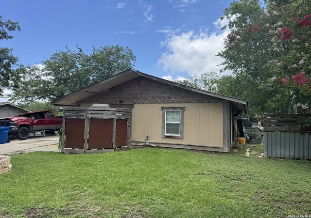 Photo 1 of Single family home for sale at 8811 Dale Vly Dr, San Antonio, TX 78227 | MLS# 1936813 | Listing updated on 2026-06-18