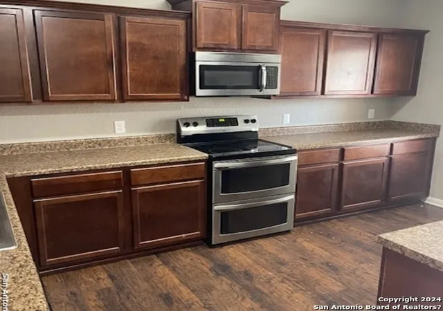 Photo 4 of Sale Pending at 3930 Southern Fld, San Antonio, TX 78222 | MLS# 1936879 | Listing updated on 2026-04-22