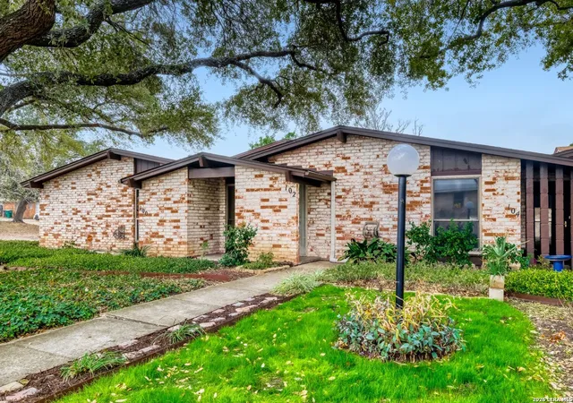 Photo 1 of Sale Pending at 102 Sunnyland Dr, San Antonio, TX 78228 | MLS# 1936929 | Listing updated on 2026-02-20
