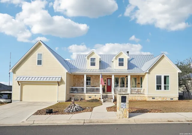 Photo 1 of Single family home for sale at 217 Yorktown Blvd, Kerrville, TX 78028 | MLS# 1936933 | Listing updated on 2026-01-30