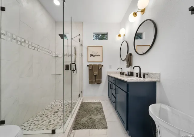 Photo 3 of Sale Pending at 215 Berkshire, San Antonio, TX 78210 | MLS# 1937038 | Listing updated on 2026-03-07