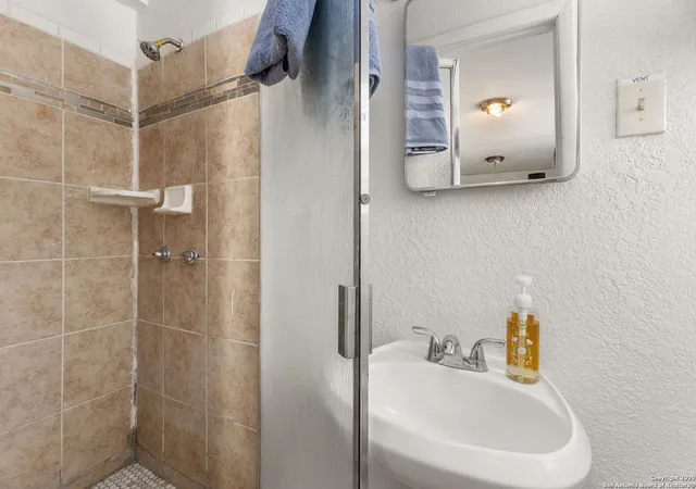 5th image of 333 Florida, San Antonio, TX 78210 | MLS# 1937055