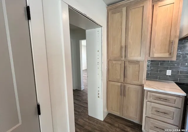 Photo 3 of Sale Pending at 137 Harriett Dr, San Antonio, TX 78216 | MLS# 1937106 | Listing updated on 2026-09-19