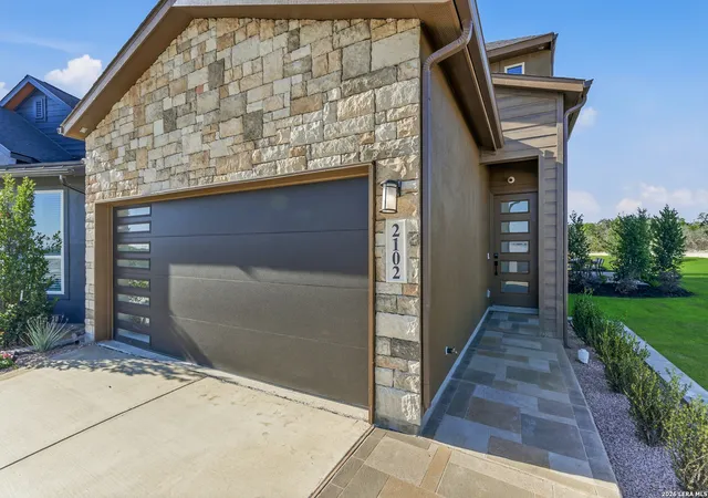 Photo 3 of Sale Pending at 20675 Huebner Rd Unit 533, San Antonio, TX 78258 | MLS# 1937145 | Listing updated on 2026-03-16