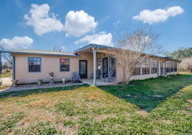 2nd image of 6490 Smith Rd, Von Ormy, TX 78073 | MLS# 1937223