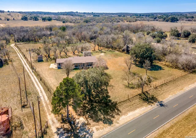 4th image of 6490 Smith Rd, Von Ormy, TX 78073 | MLS# 1937223