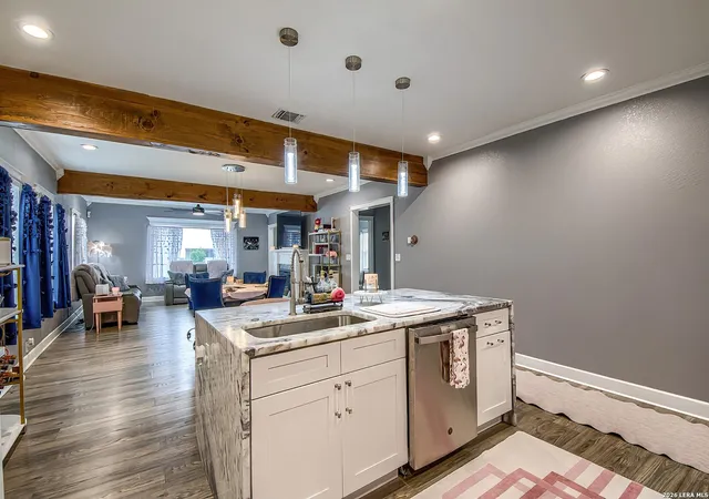 Photo 2 of Single family home for sale at 1002 W French, San Antonio, TX 78212 | MLS# 1937313 | Listing updated on 2026-10-09