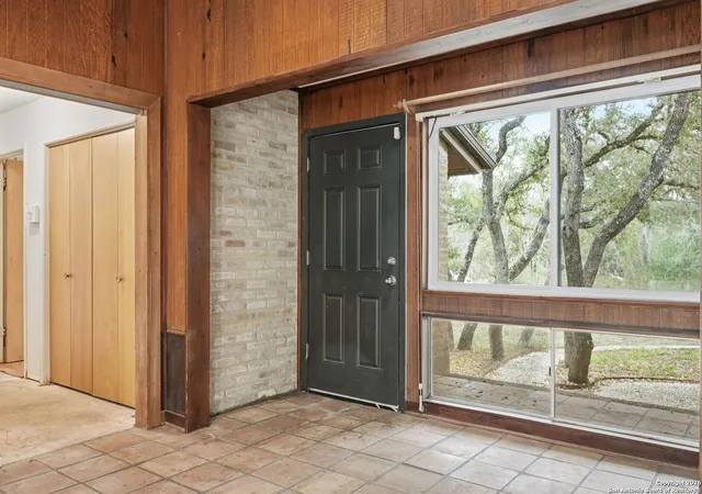 Photo 3 of Sale Pending at 6581 Fox Run, San Antonio, TX 78233 | MLS# 1937365 | Listing updated on 2026-02-17