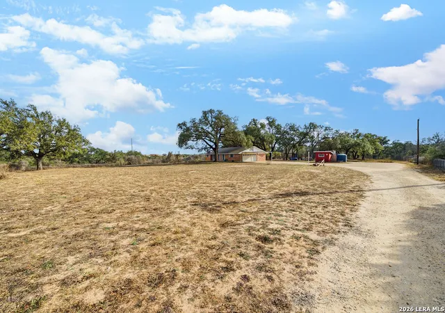Photo 4 of Sale Pending at 374 Vine Rd, San Antonio, TX 78264 | MLS# 1937416 | Listing updated on 2026-03-03