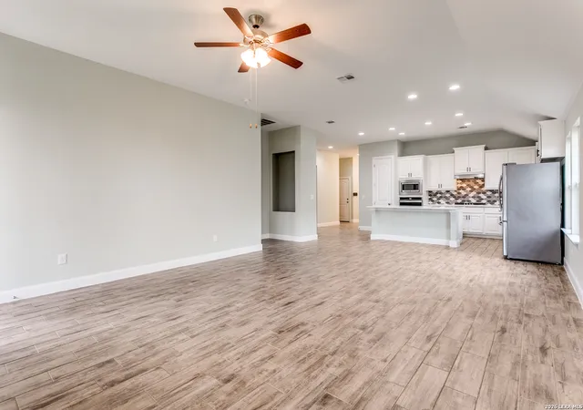 Photo 3 of Single family home for sale at 6506 Crockett Cove, Schertz, TX 78108 | MLS# 1937463 | Listing updated on 2026-05-14
