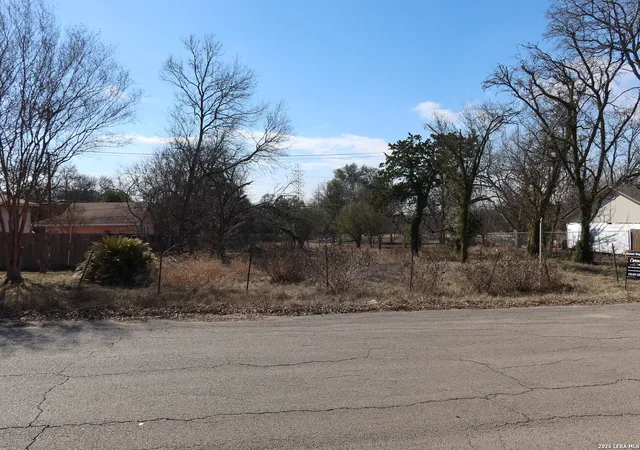 Photo 2 of Sale Pending at 6430 Kings Crown, San Antonio, TX 78233 | MLS# 1937483 | Listing updated on 2026-02-02