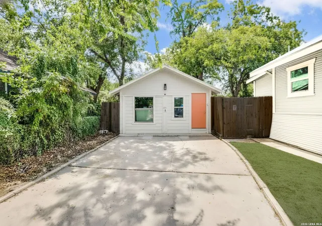 5th image of 1108 Center, San Antonio, TX 78202 | MLS# 1937492