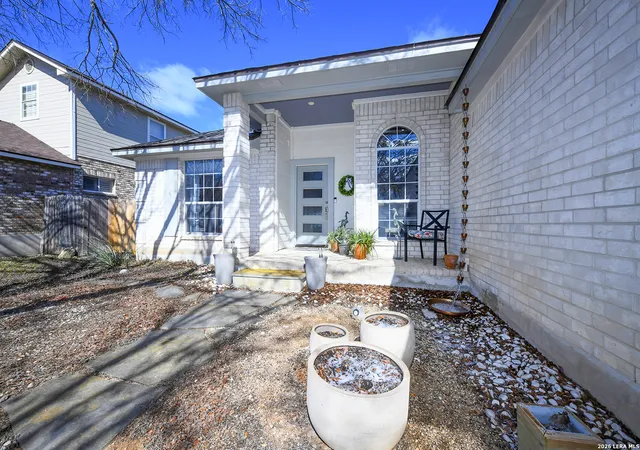 Photo 3 of Sale Pending at 2048 Cyn Vista, San Antonio, TX 78247 | MLS# 1937509 | Listing updated on 2026-02-10