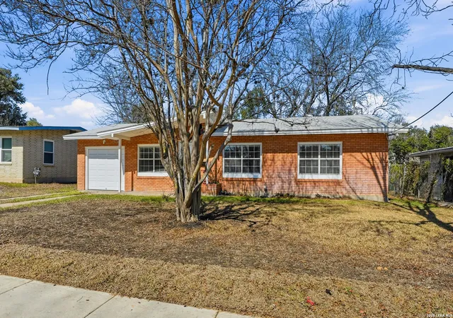 Photo 3 of Sale Pending at 147 Marlena Dr, San Antonio, TX 78213 | MLS# 1937527 | Listing updated on 2026-04-27