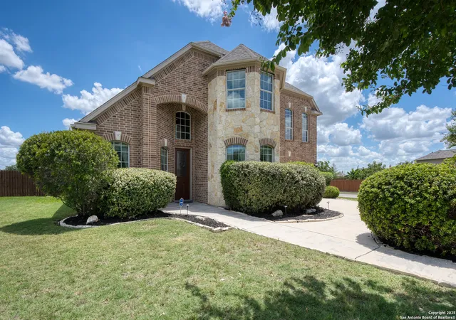 Photo 3 of Single family home for sale at 10500 Hunter Heights, Schertz, TX 78154 | MLS# 1937536 | Listing updated on 2026-03-24