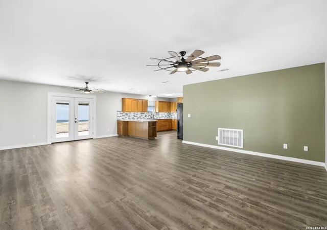 5th image of 433 W Klein, New Braunfels, TX 78130 | MLS# 1937538