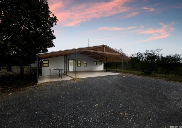 1st image of 1529 County Road 4513, Hondo, TX 78861 | MLS# 1937557