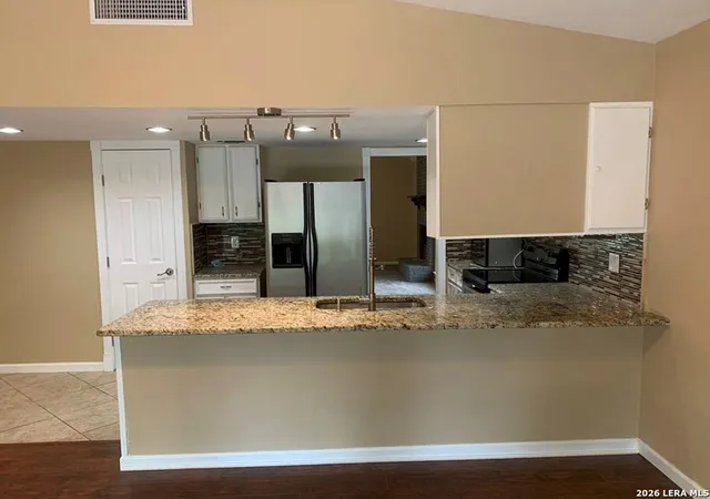 Photo 4 of Sale Pending at 518 Shin Oak, Live Oak, TX 78233 | MLS# 1937580 | Listing updated on 2026-05-19