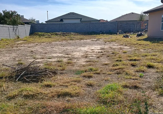 Photo 3 of Land for sale at 1427 Riddle Dr, Laredo, TX 78046 | MLS# 1937591 | Listing updated on 2026-05-04