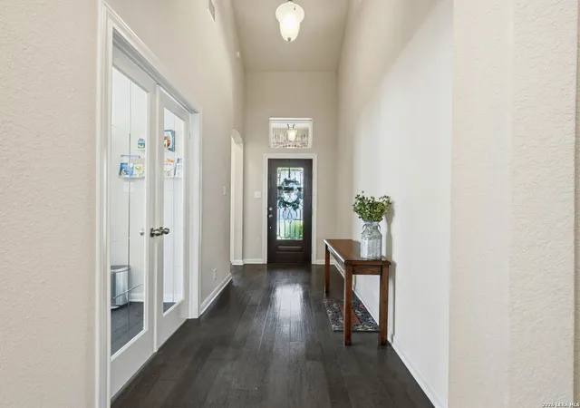 Photo 3 of Sale Pending at 25810 Velvet Crk, San Antonio, TX 78255 | MLS# 1937607 | Listing updated on 2026-03-04