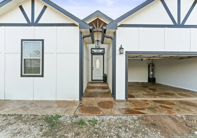 Photo 2 of Single family home for sale at 16851 Griffin Rd #2, Atascosa, TX 78002 | MLS# 1937645 | Listing updated on 2026-02-09