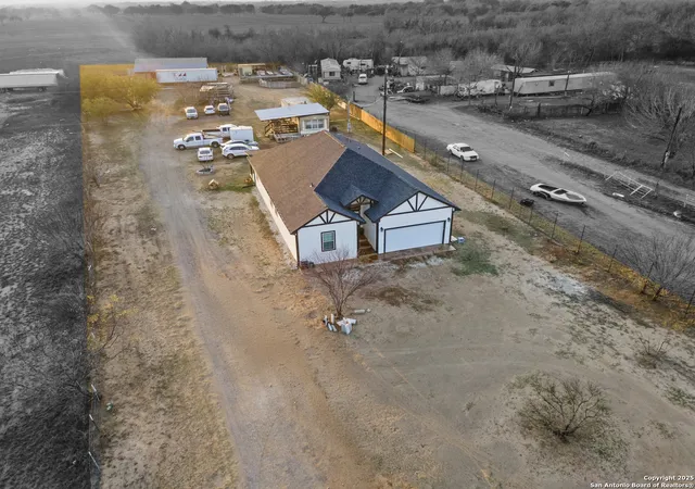 Photo 4 of Single family home for sale at 16851 Griffin Rd #2, Atascosa, TX 78002 | MLS# 1937645 | Listing updated on 2026-02-09