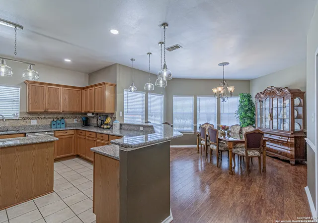 image of 323 Shannon Ridge, Floresville, TX 78114 | MLS# 1937649