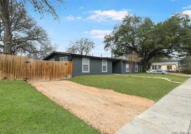 Photo 3 of Sale Pending at 558 Ferris, San Antonio, TX 78220 | MLS# 1937715 | Listing updated on 2026-04-04