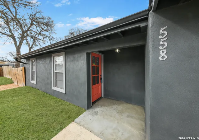Photo 3 of Sale Pending at 558 Ferris, San Antonio, TX 78220 | MLS# 1937715 | Listing updated on 2026-04-04