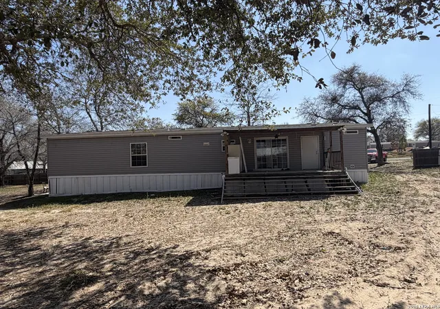 Photo 3 of Manufactured home for sale at 4811 Treebark Ln, Elmendorf, TX 78112 | MLS# 1937724 | Listing updated on 2026-03-11