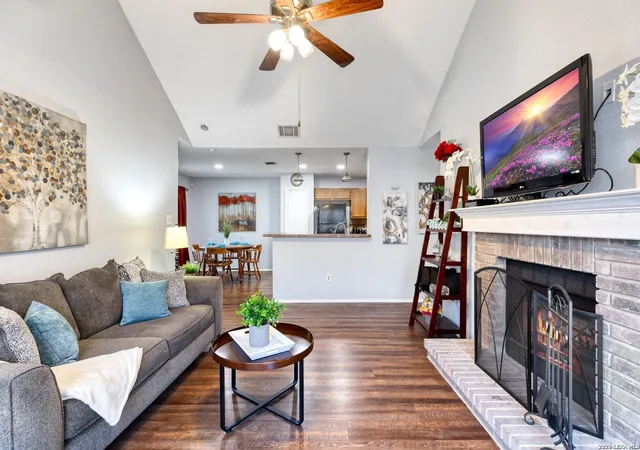 Photo 4 of Sale Pending at 4334 Knollshire, San Antonio, TX 78247 | MLS# 1937792 | Listing updated on 2026-03-19